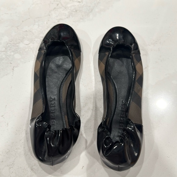 BURBERRY flats 🥿 - Picture 1 of 6